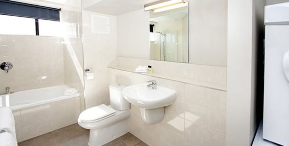 1-bedroom executive bathroom